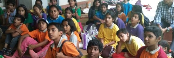 Children interacting with Acharya on Children’s Day 🗓